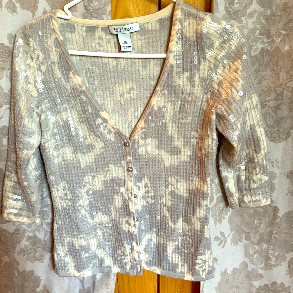XS cardigan White House Black Market super cute has sequins that shimmer